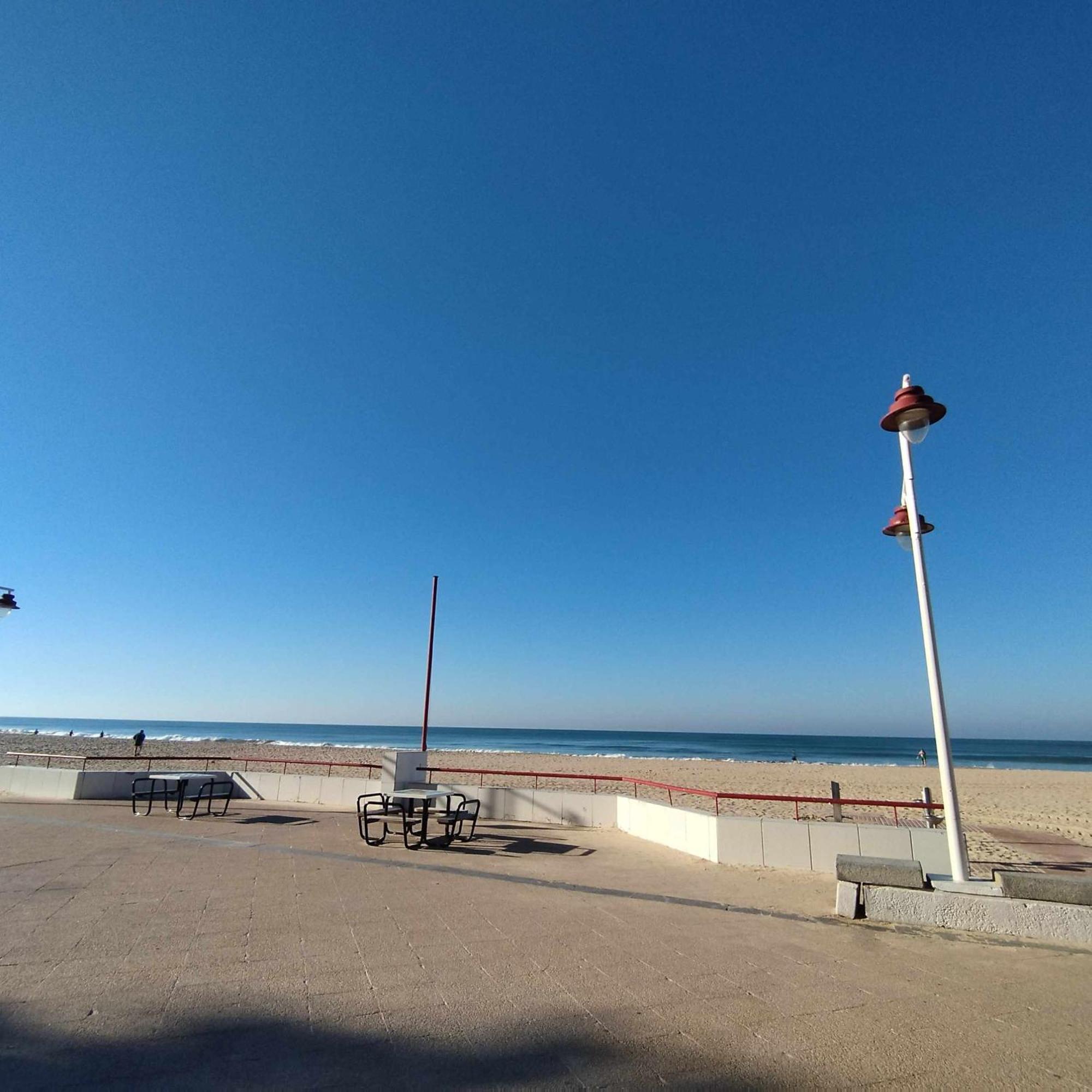 Encantador Apartamento Frente A La Playa Victoria Apartment Cádiz Exterior foto